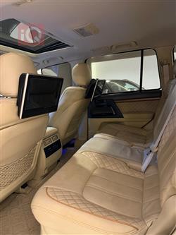 تۆیۆتا لاند کروزەر